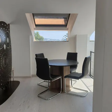 Apartment Luxury Penthouse With Stunning Sea View *